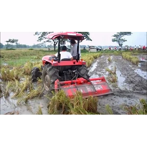Traktor pertanian